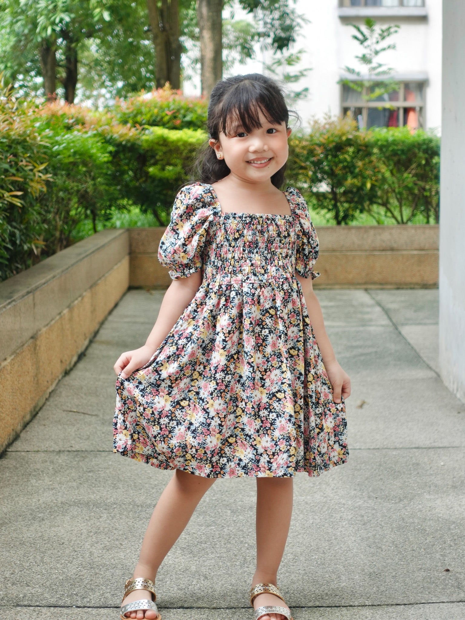 Victoria kids - Black floral