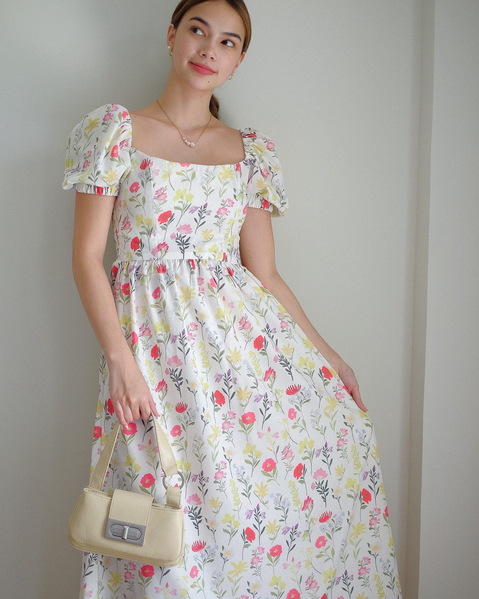 The Roxanne Midi dress - White floral garden