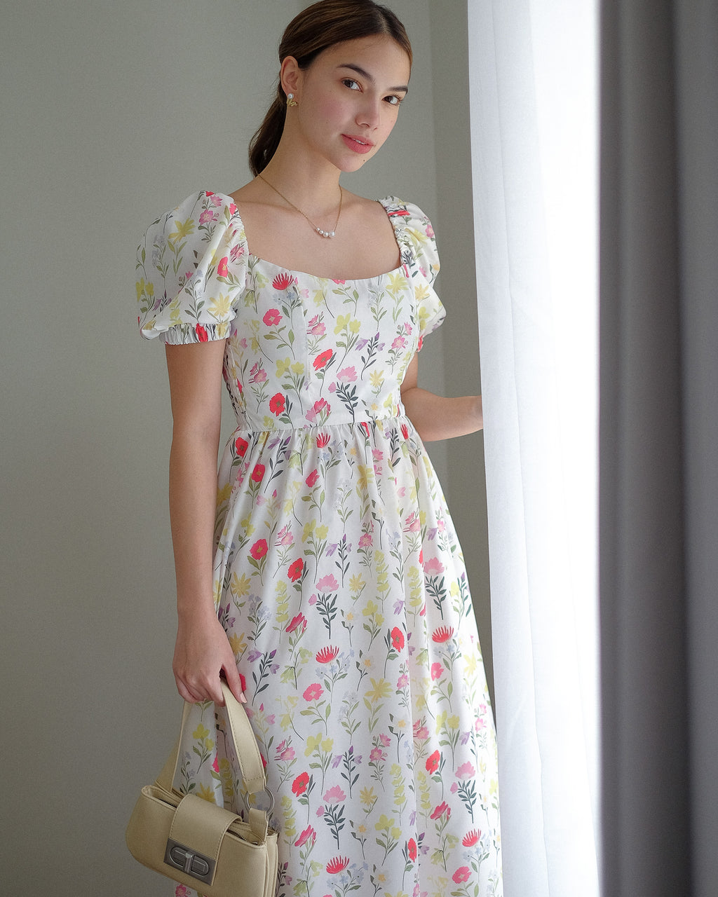 The Roxanne Midi dress - White floral garden
