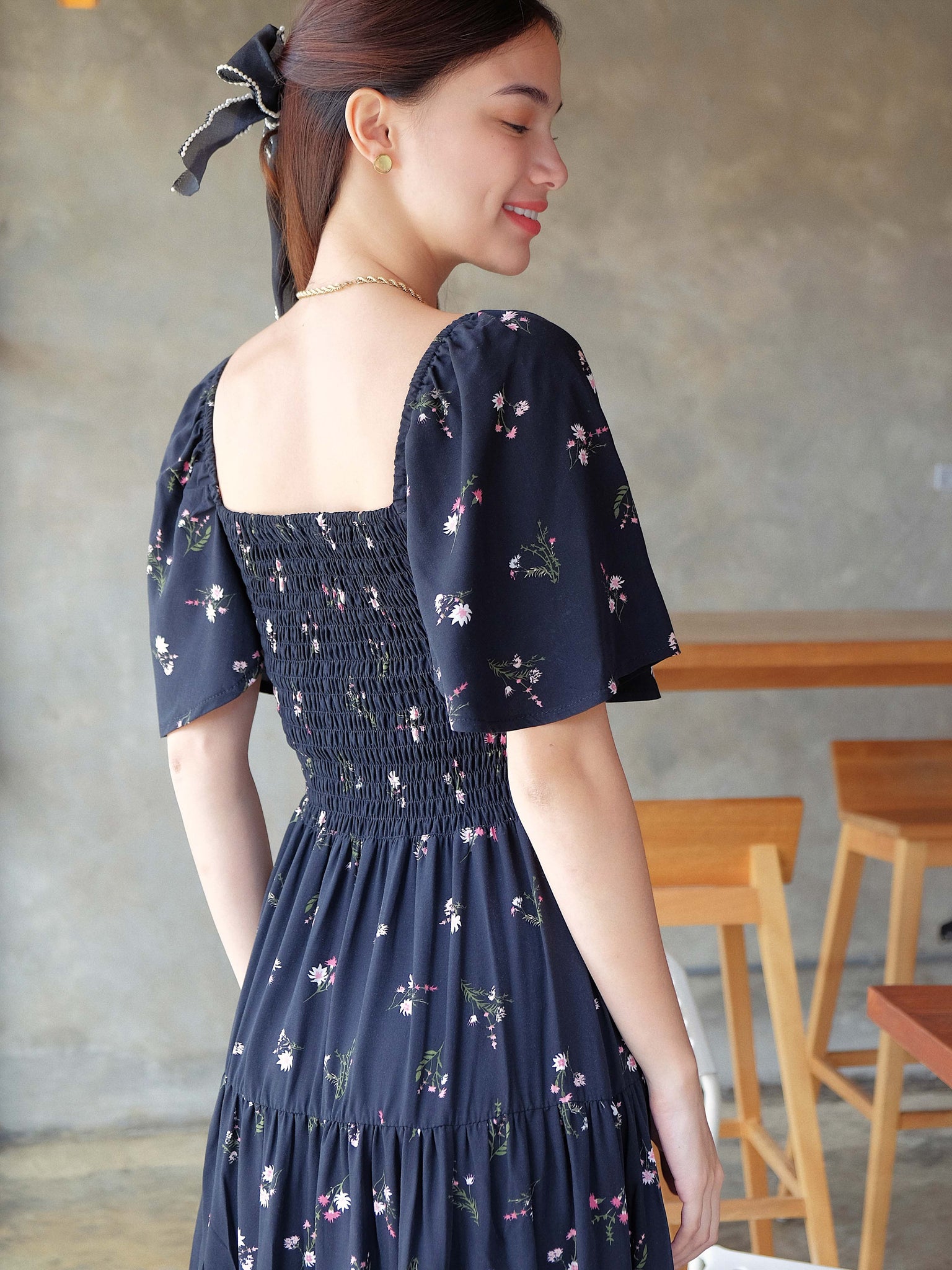 Barbara Midi dress - black floral