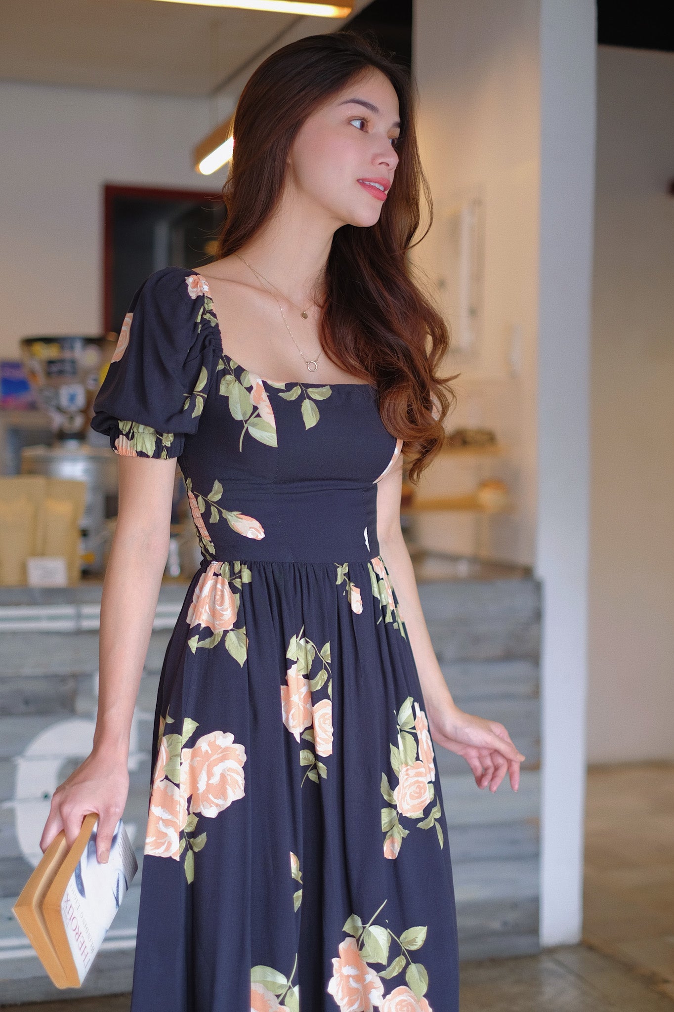The Roxanne Midi dress - Black floral