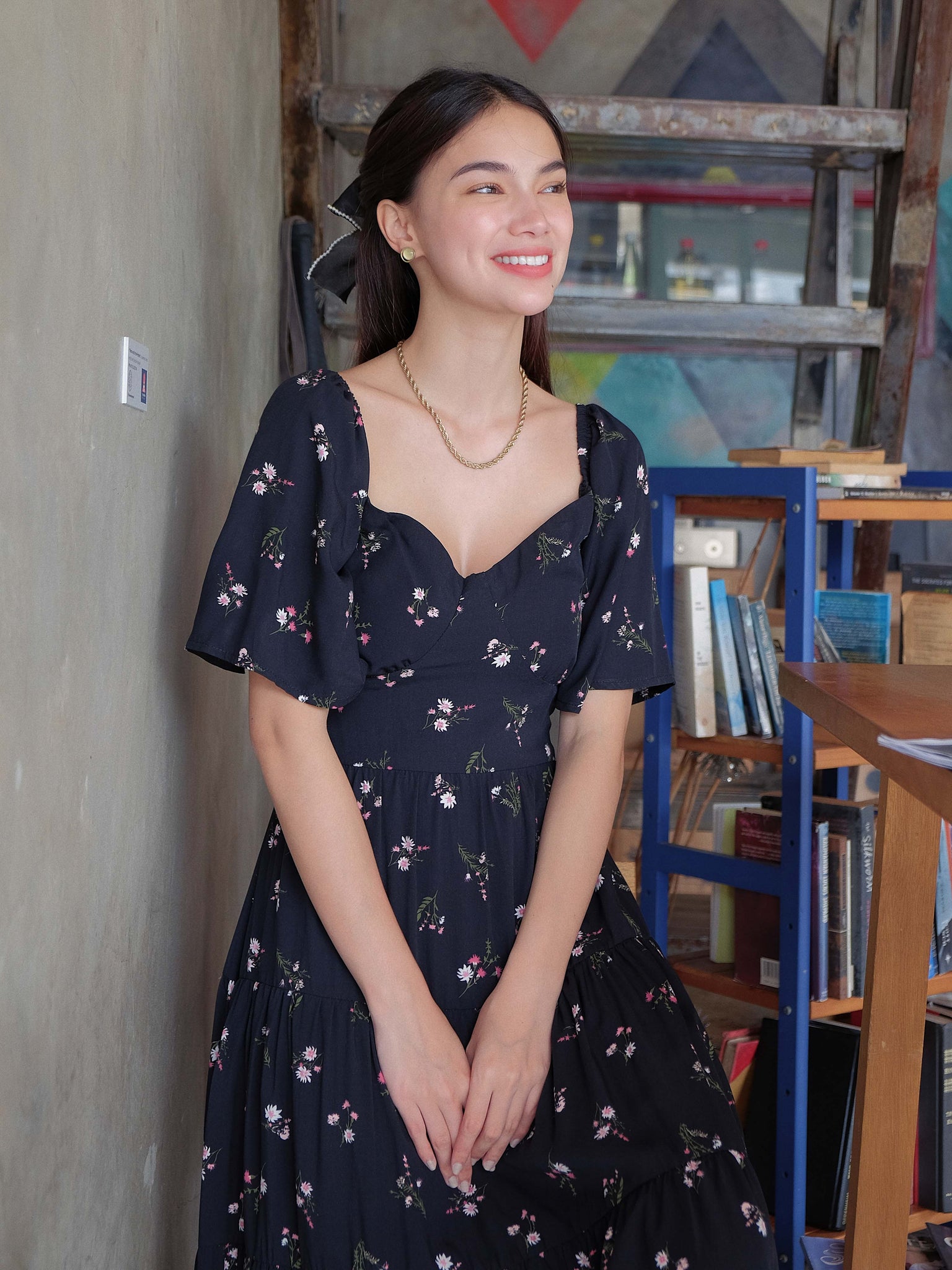 Barbara Midi dress - black floral