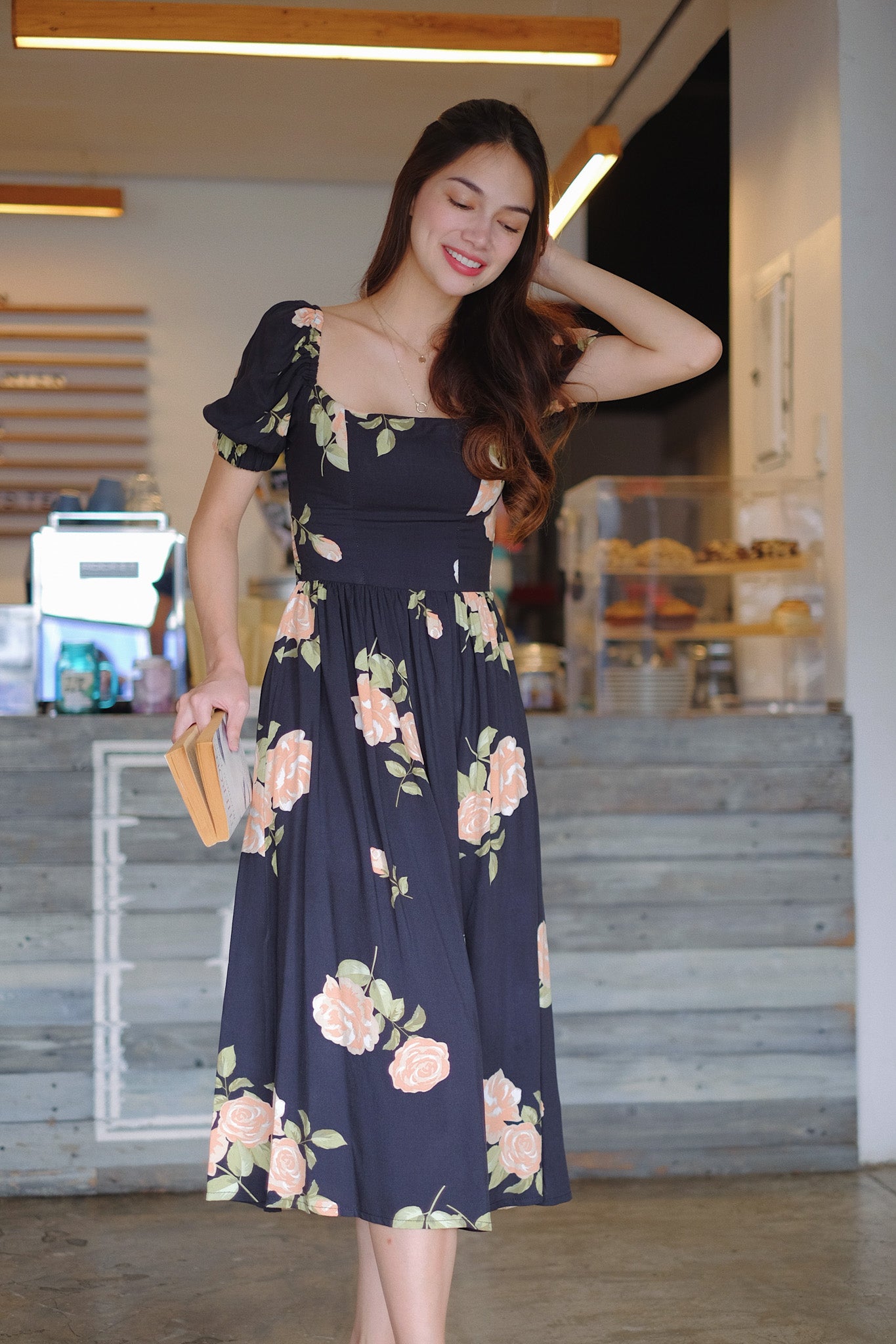 The Roxanne Midi dress - Black floral