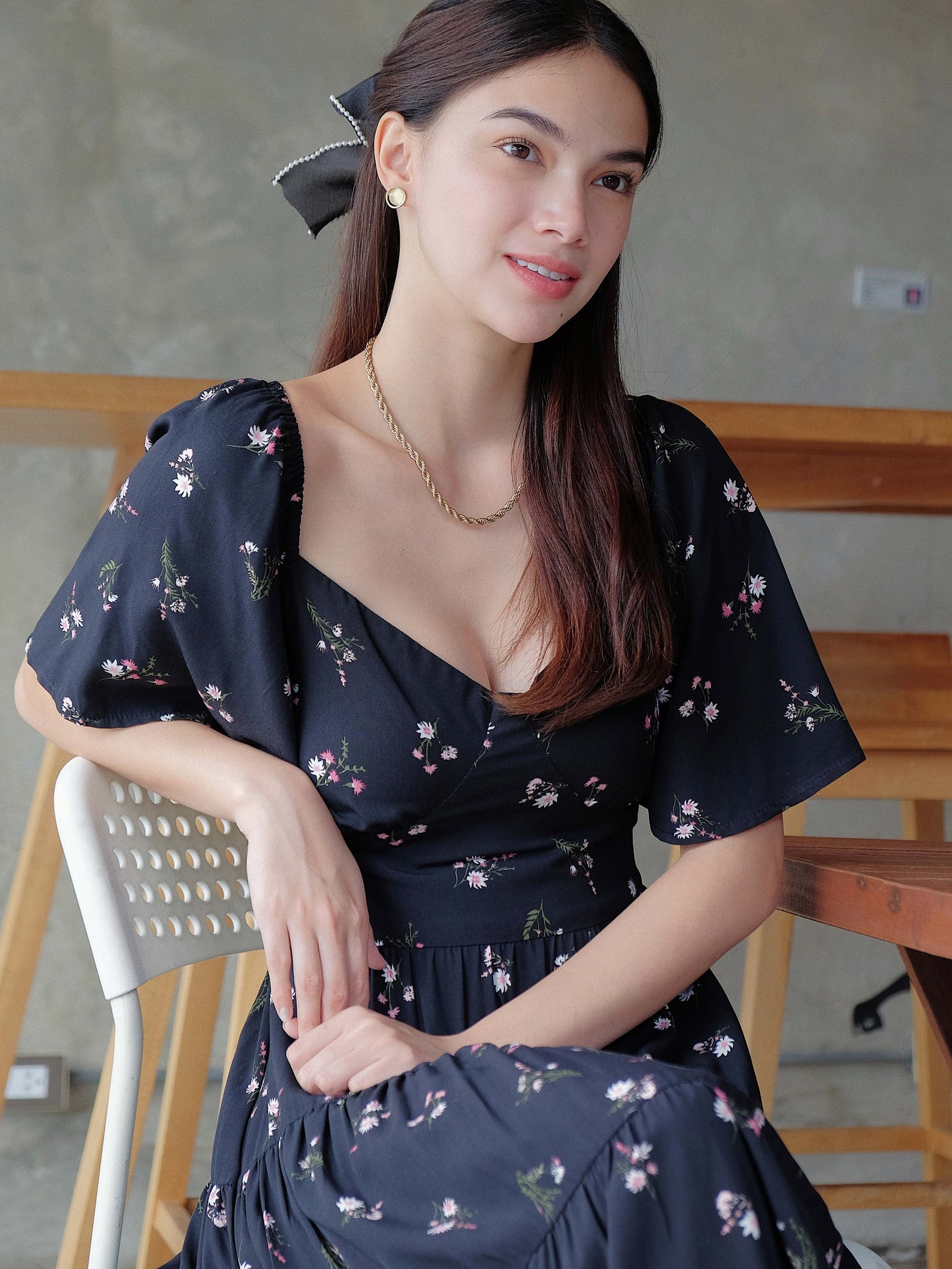 Barbara Midi dress - black floral
